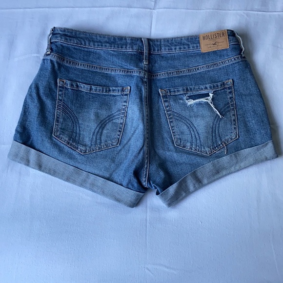Hollister Ripped Boyfriend Jean Shorts - Picture 2 of 6